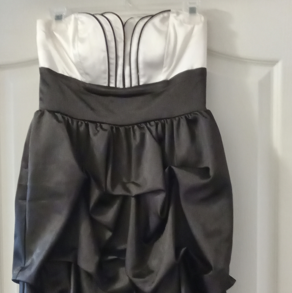 Trixxi Formal Dress Juniors Size 5 Strapless Satin Color Black